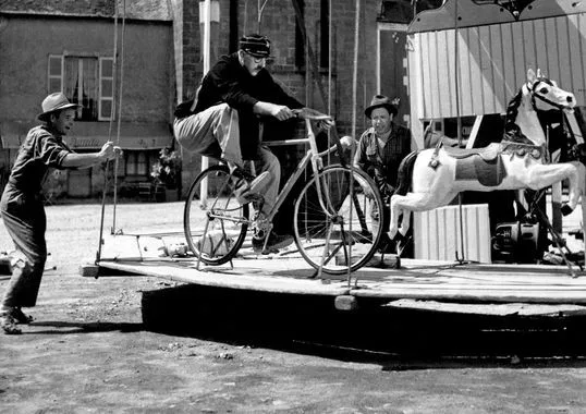 Le manège dans le film JOUR DE FÊTE de Jacques TATI