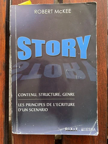 Story, photographié par Pierre-François sur un banc de jardin