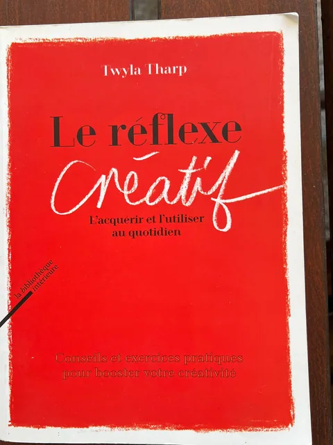Le réflexe créatif, photographié par Pierre-François sur un banc de jardin